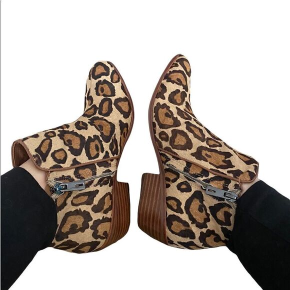 Sam Edelman | Petty Leopard Ankle Booties | 7.5 - Picture 3 of 10